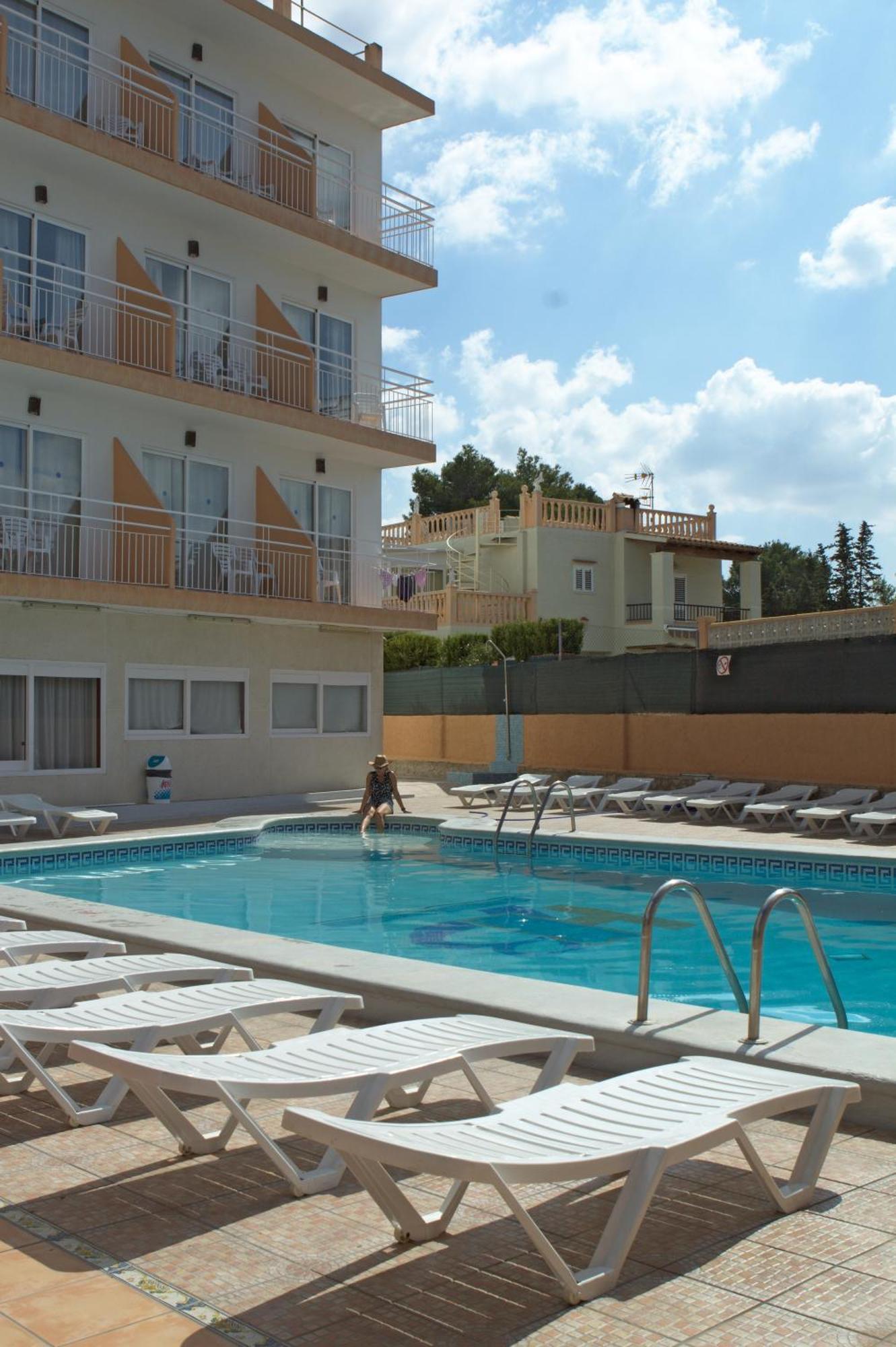 Hostal Anibal - Ab Group Sant Antoni de Portmany Exterior foto