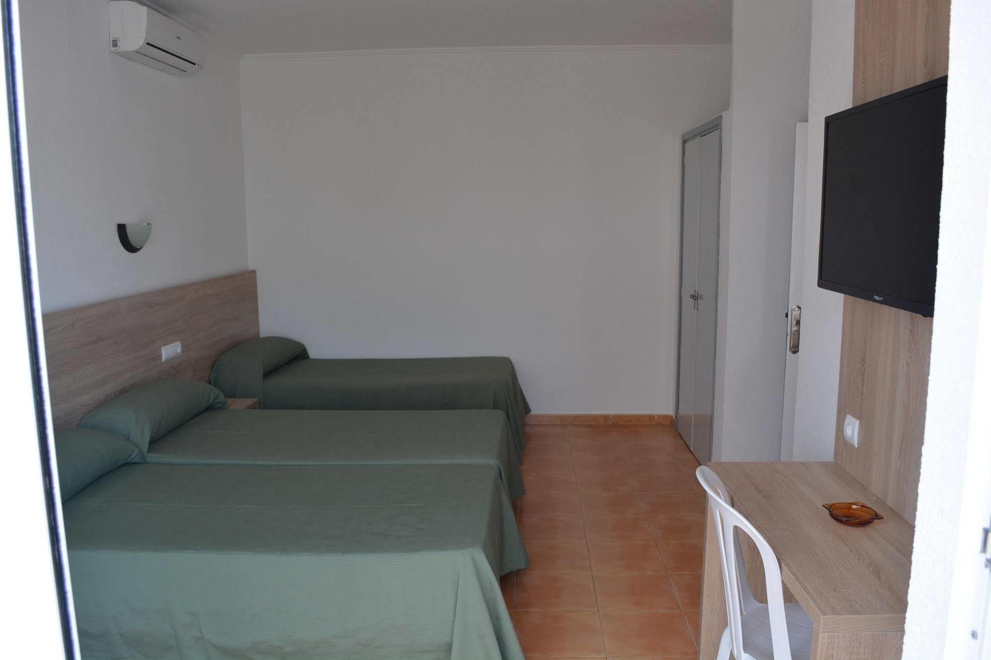 Hostal Anibal - Ab Group Sant Antoni de Portmany Exterior foto